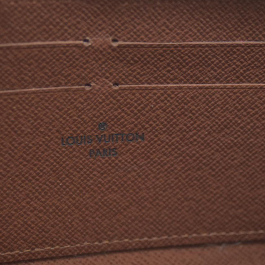 AUCTION $915 Louis Vuitton Monogram Zippy Wallet