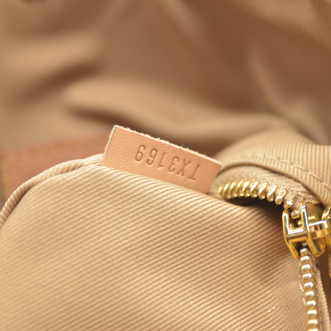 $1990 2019 Louis Vuitton LV Monogram Graceful PM TX3169