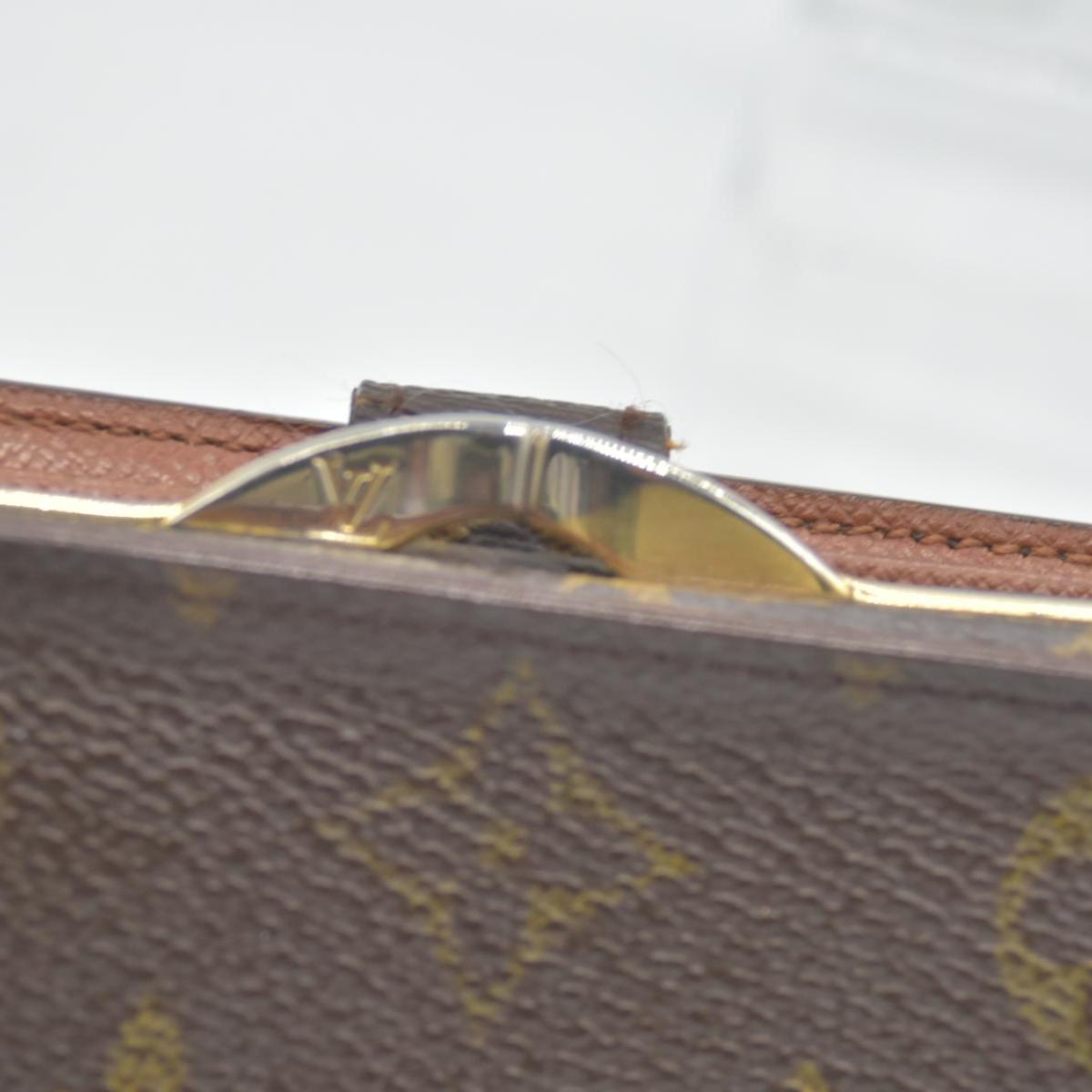 $750 1998 Louis Vuitton Kisslock French Wallet CONSIGNMENT MI0928