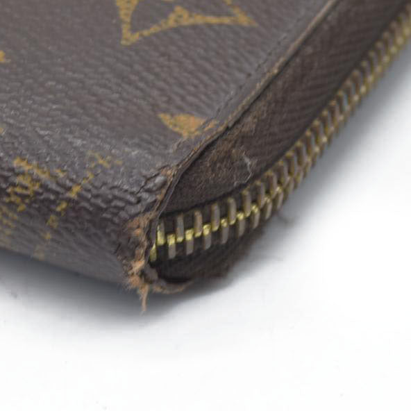 $915 Louis Vuitton 2011 LV Monogram Zippy Wallet CA1131