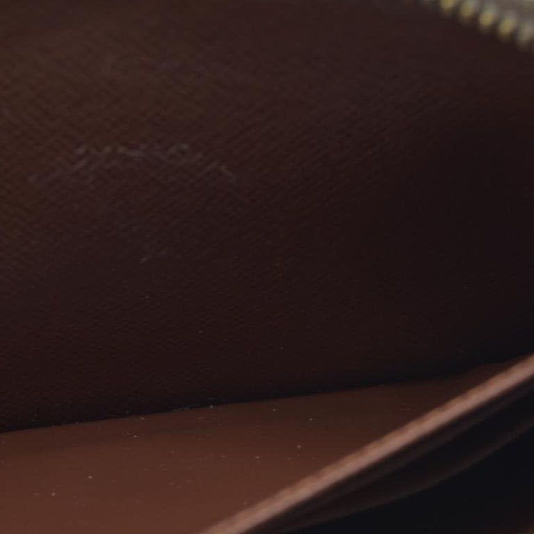 $915 Louis Vuitton 2011 LV Monogram Zippy Wallet CA1131