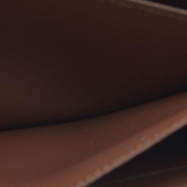 $915 Louis Vuitton 2011 LV Monogram Zippy Wallet CA1131