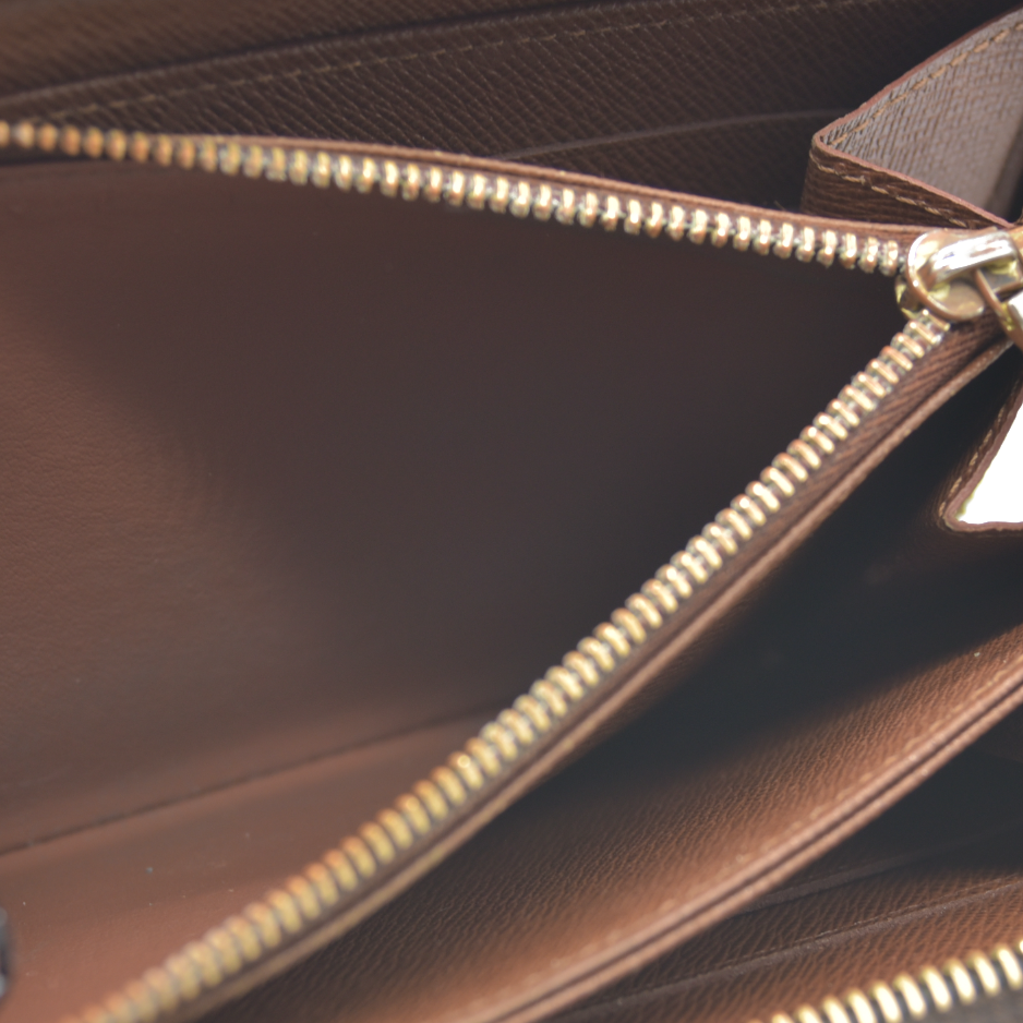 AUCTION $915 Louis Vuitton Monogram Zippy Wallet SP0143 2013