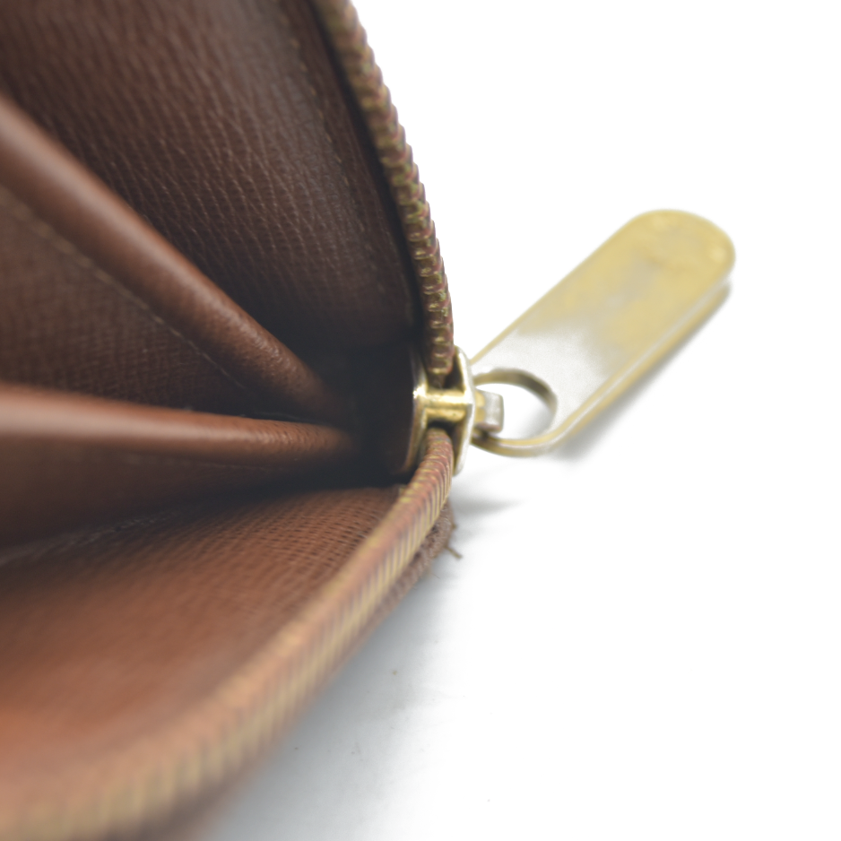 AUCTION $915 Louis Vuitton Monogram Zippy Wallet SP0143 2013