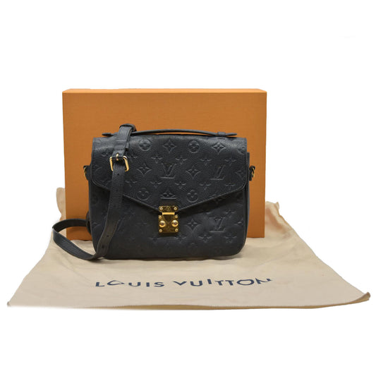 $3000 Louis Vuitton Monogram Pochette Métis SD0139