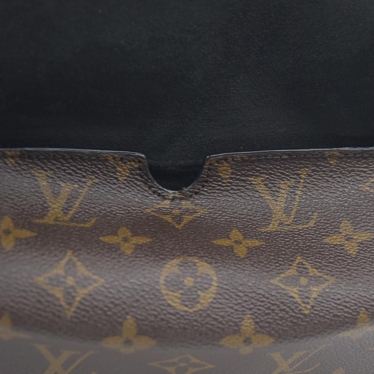 Louis Vuitton  Reverse Monogram Bento Box EW