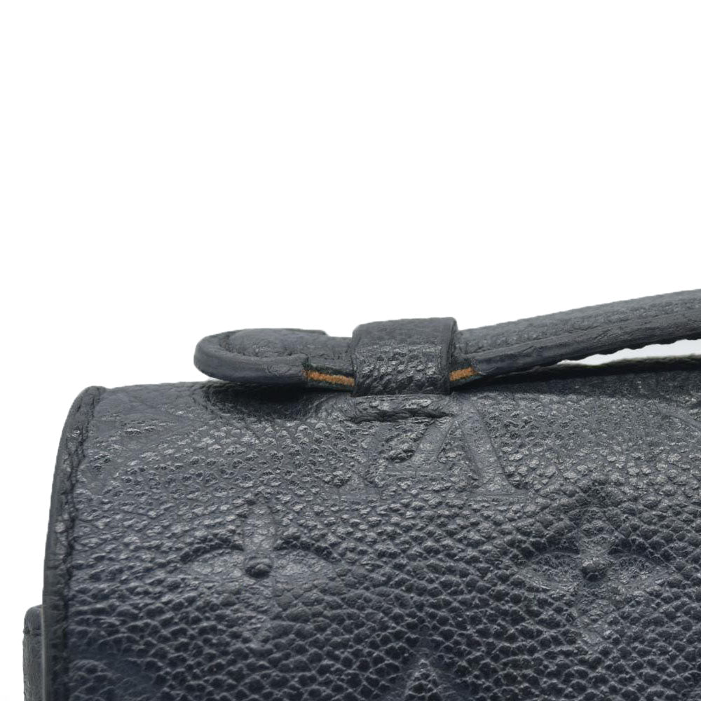 $3000 Louis Vuitton Monogram Pochette Métis SD0139