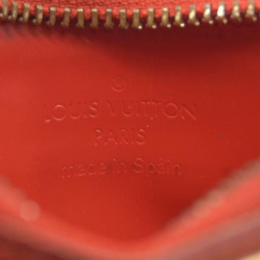$390 Louis Vuitton Vernis Key Pouch Pomme D'Amour CONSIGNMENT