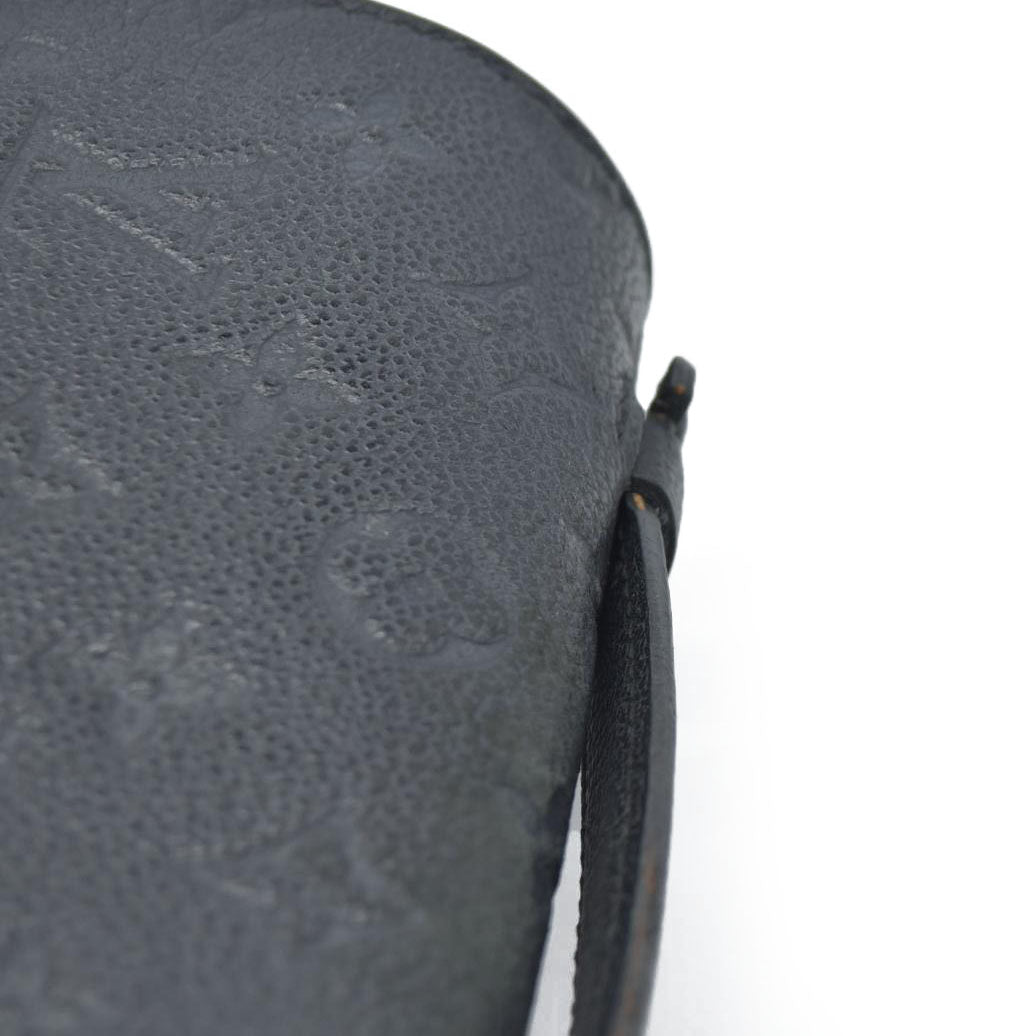 $3000 Louis Vuitton Monogram Pochette Métis SD0139