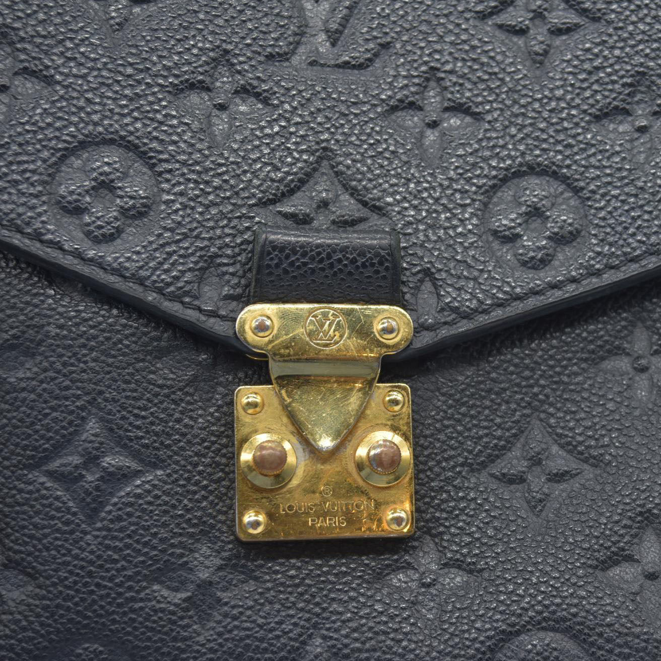 $3000 Louis Vuitton Monogram Pochette Métis SD0139