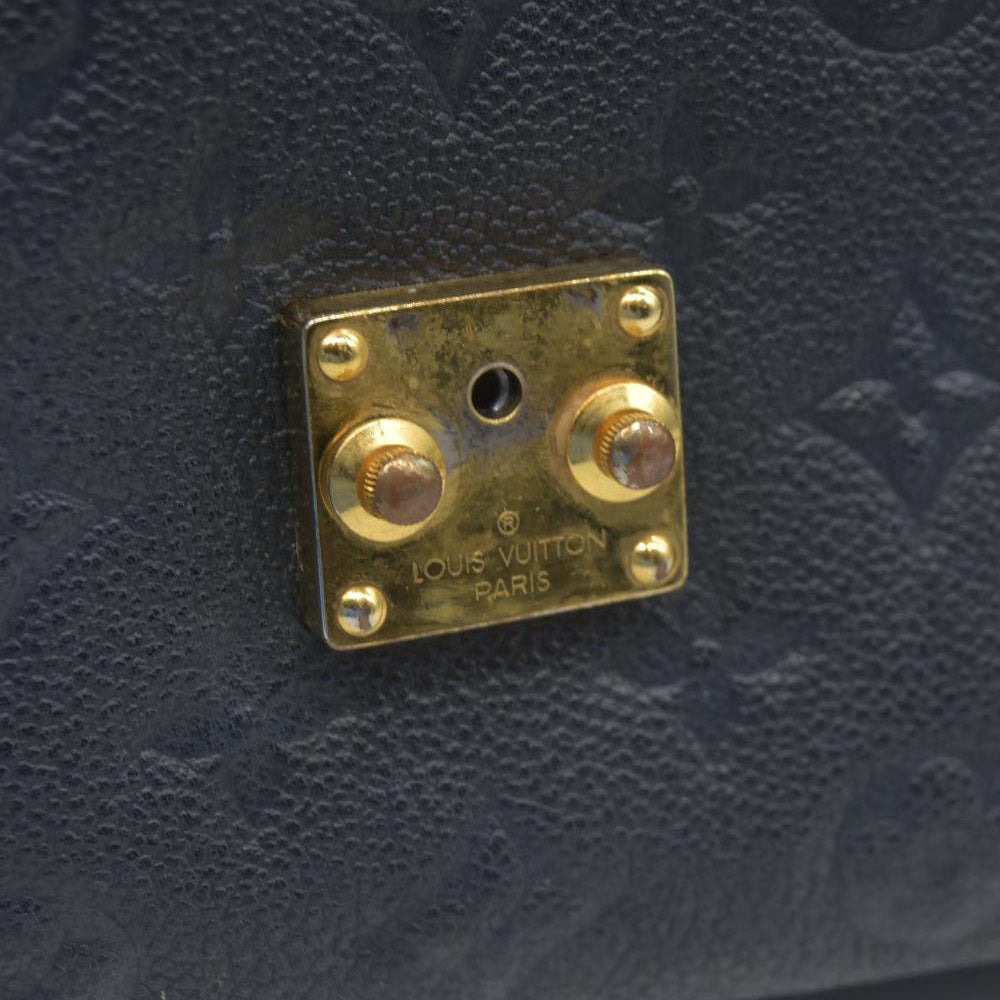 $3000 Louis Vuitton Monogram Pochette Métis SD0139