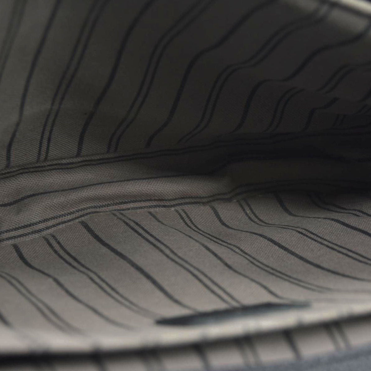 $3000 Louis Vuitton Monogram Pochette Métis SD0139