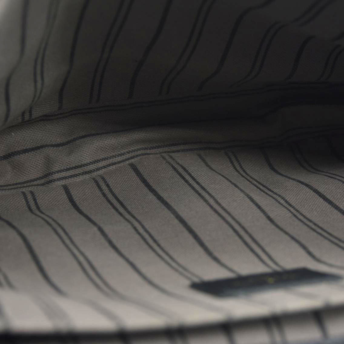 $3000 Louis Vuitton Monogram Pochette Métis SD0139