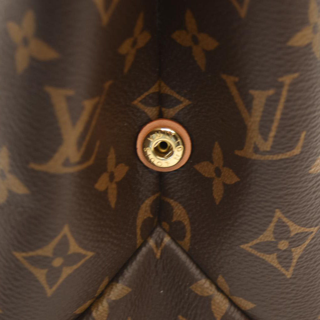 Louis Vuitton  Monogram Petit Palais