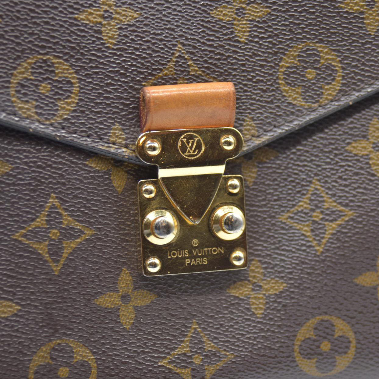 $2760 2016 Louis Vuitton  Monogram Pochette Metis DU1166