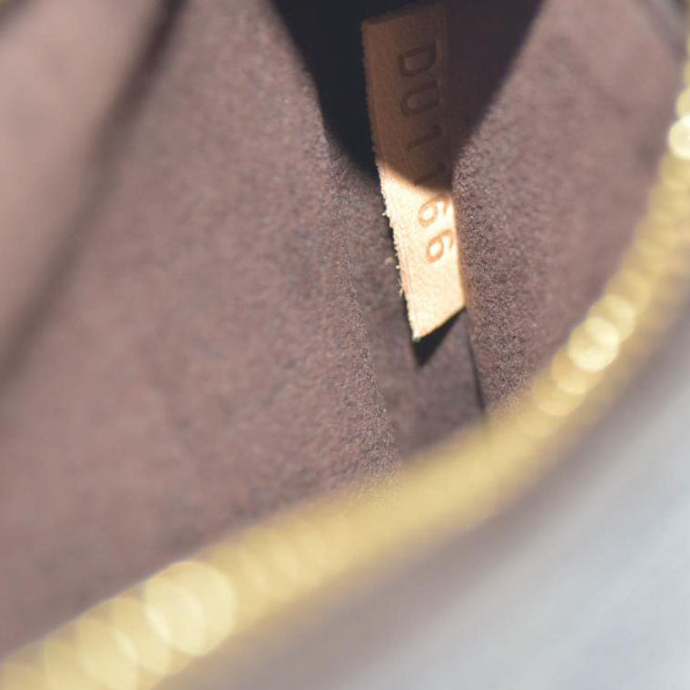 $2760 2016 Louis Vuitton  Monogram Pochette Metis DU1166