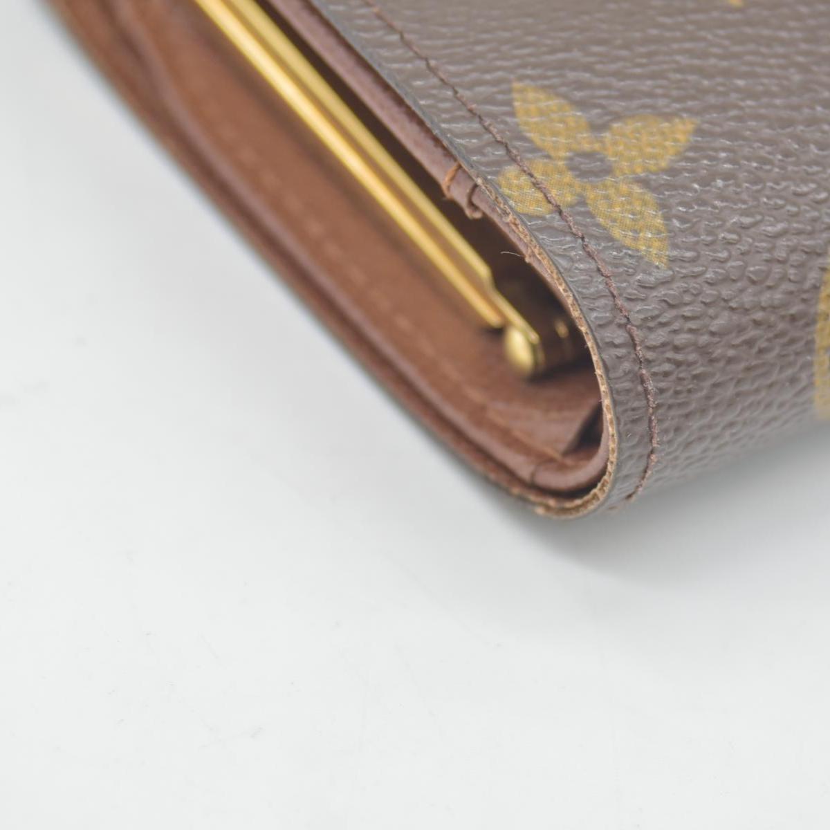 $750 2003 Louis Vuitton Kisslock French Wallet CONSIGNMENT CA0093