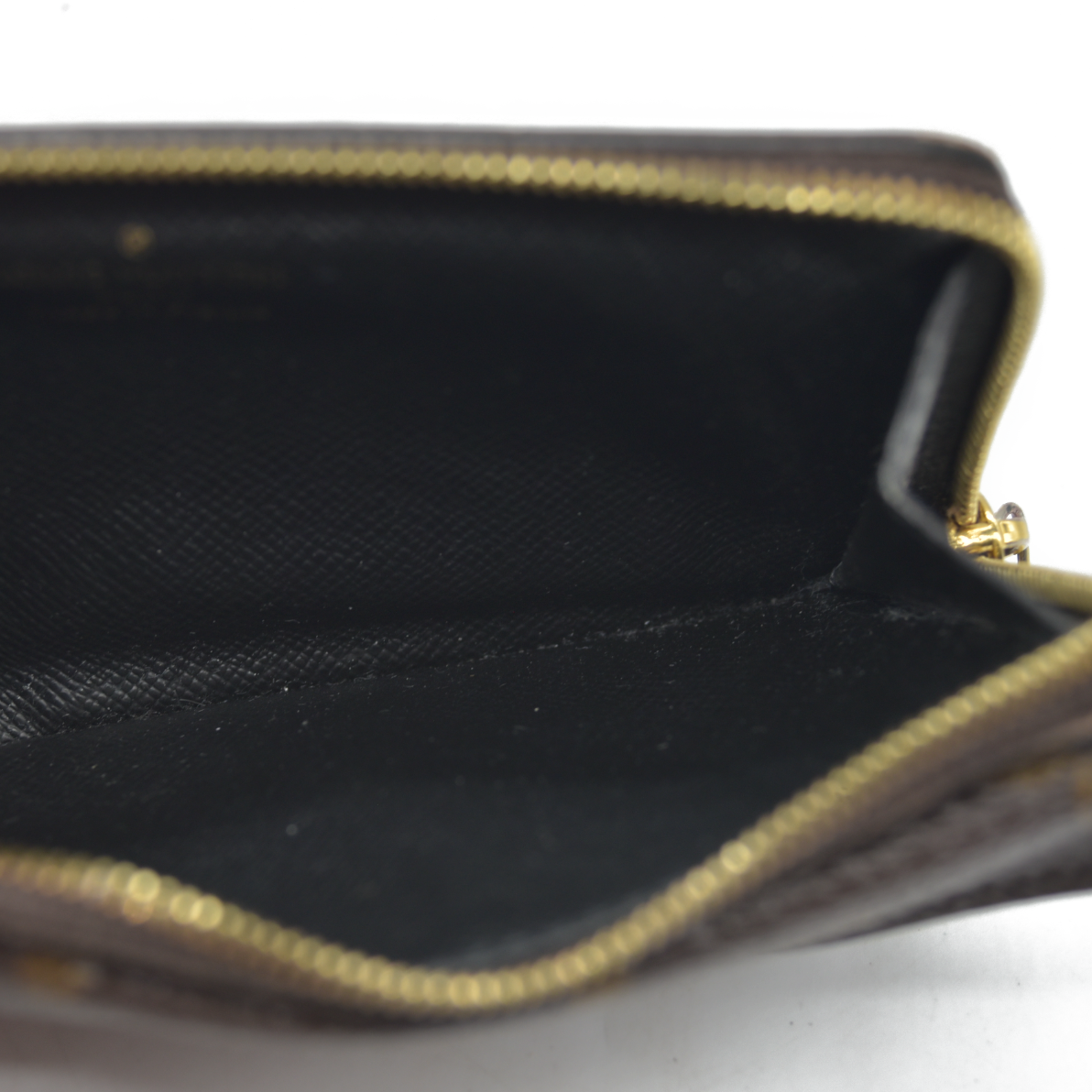 $675 Louis Vuitton  Monogram Recto Verso Card Holder Black RFID Damaged Key Ring