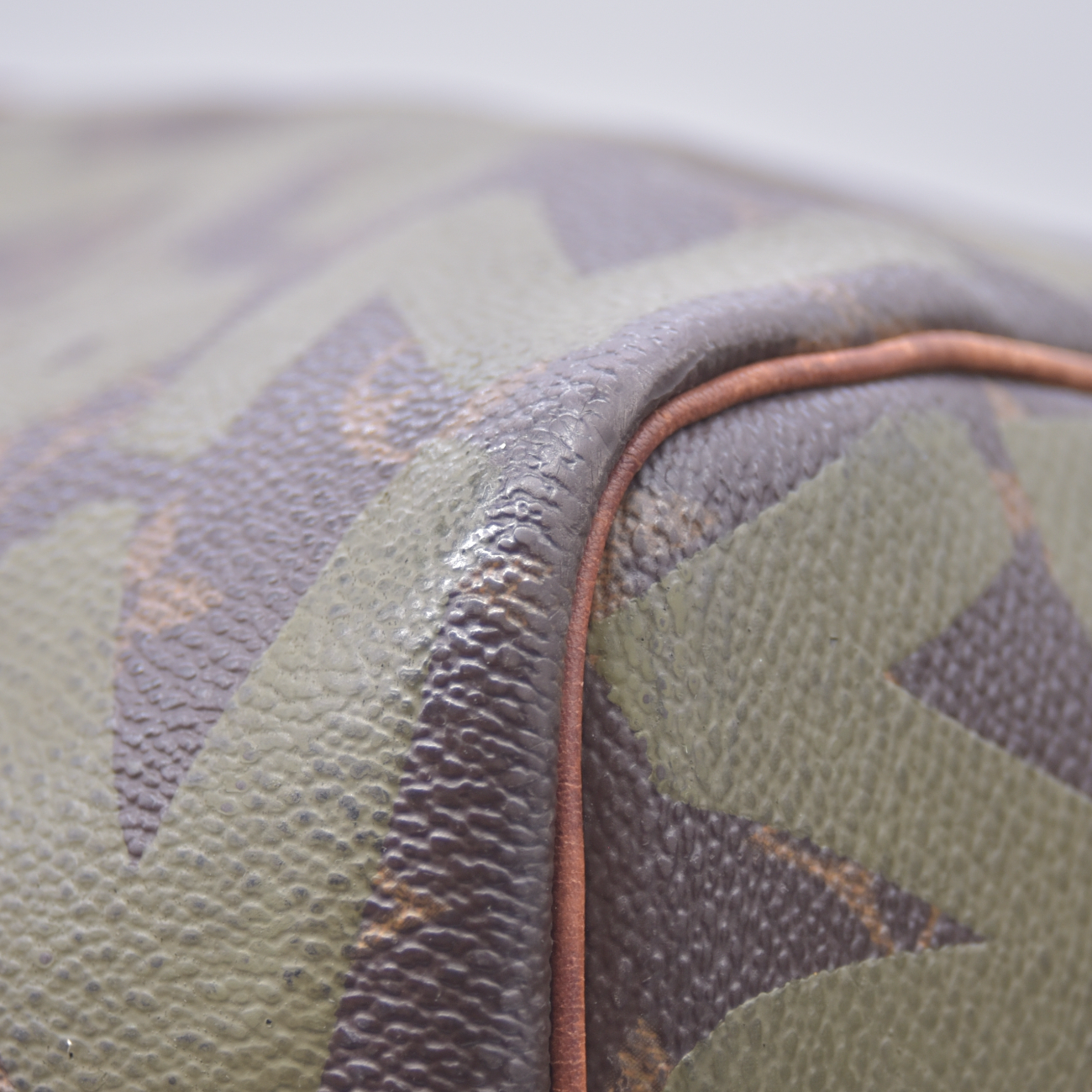$3400 2001 Louis Vuitton Graffiti Keepall 50 Kaki FL0051