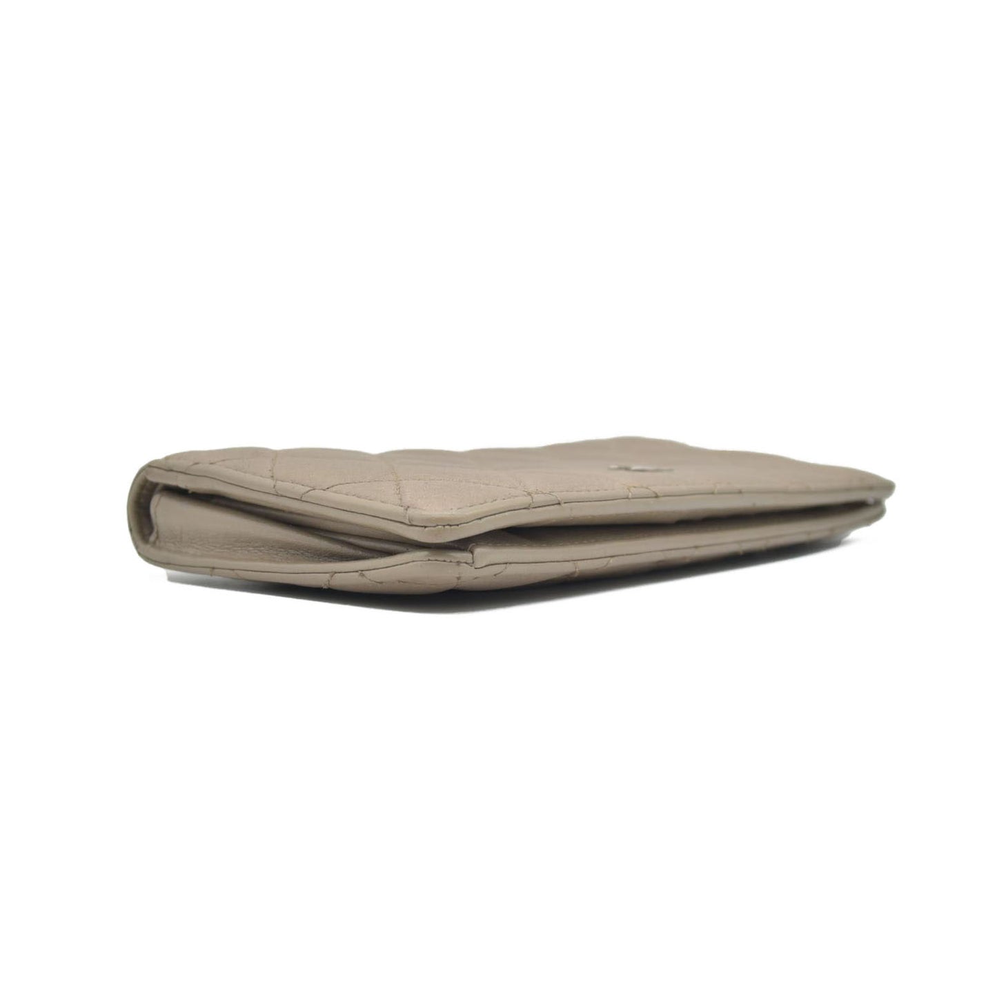 $900 2010 Chanel Caviar Yen Bifold Wallet Beige CONSIGNMENT