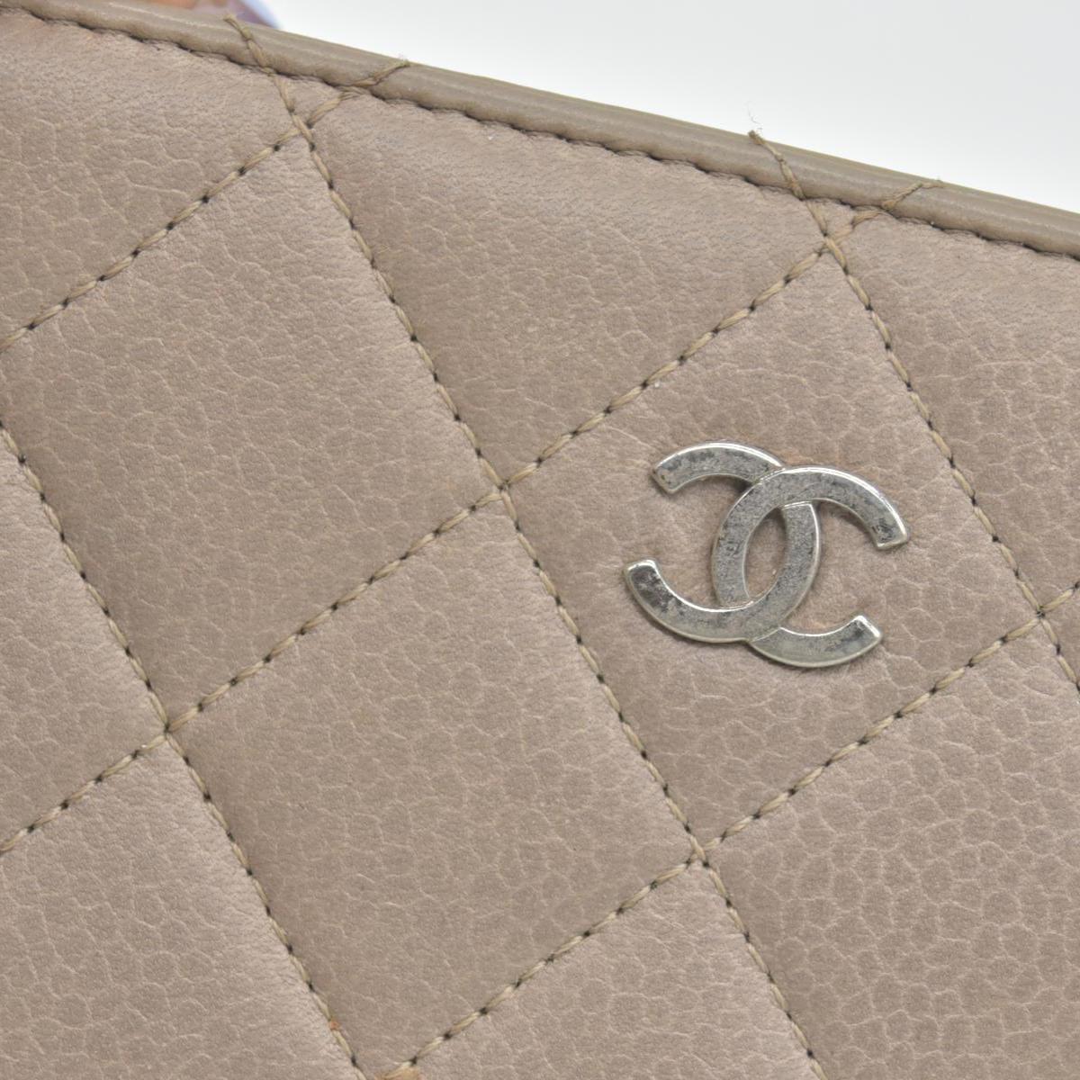 $900 2010 Chanel Caviar Yen Bifold Wallet Beige CONSIGNMENT