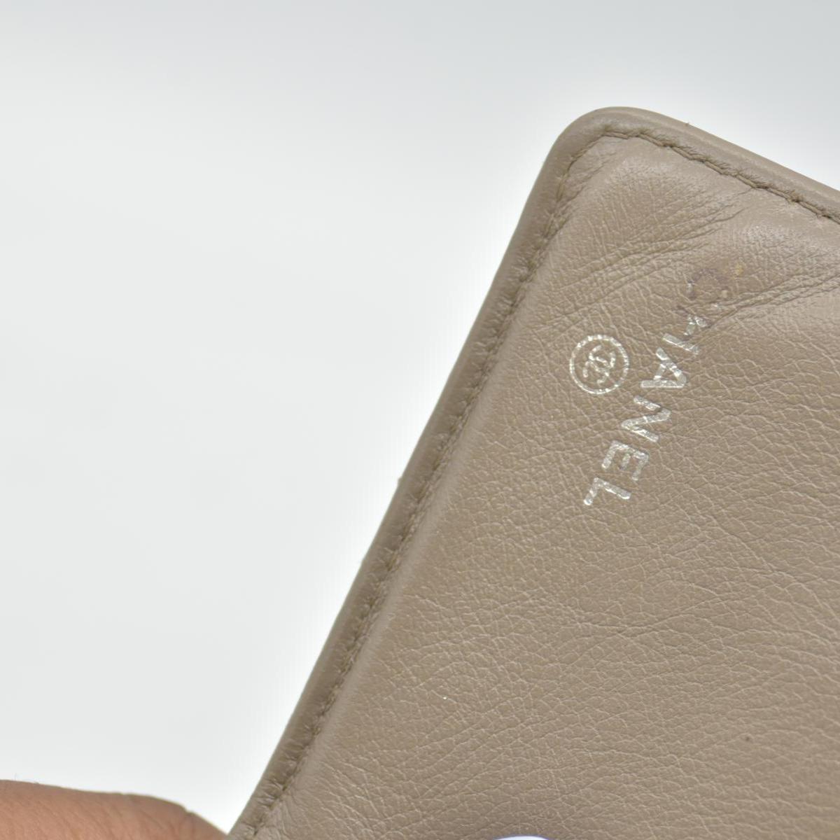 $900 2010 Chanel Caviar Yen Bifold Wallet Beige CONSIGNMENT