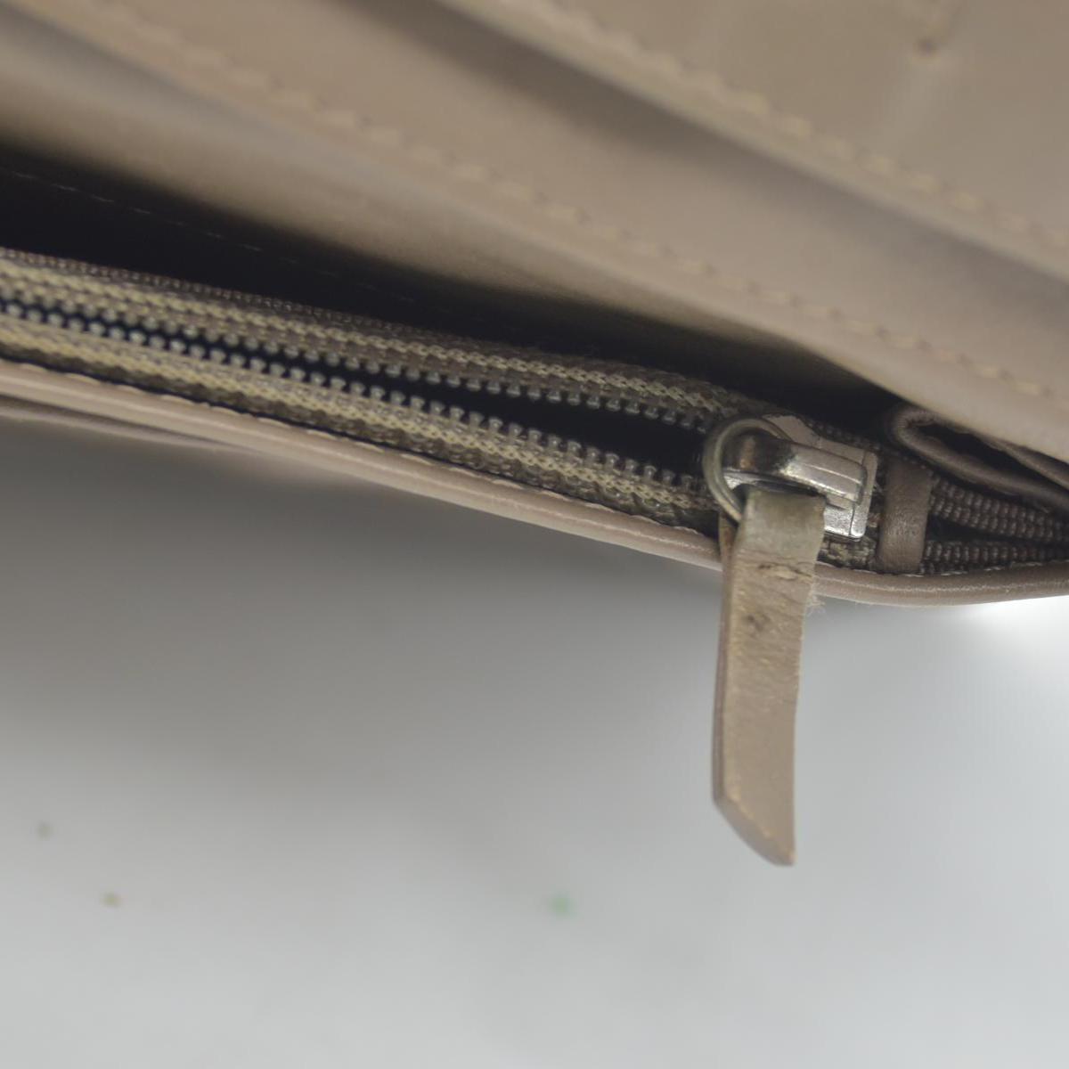 $900 2010 Chanel Caviar Yen Bifold Wallet Beige CONSIGNMENT