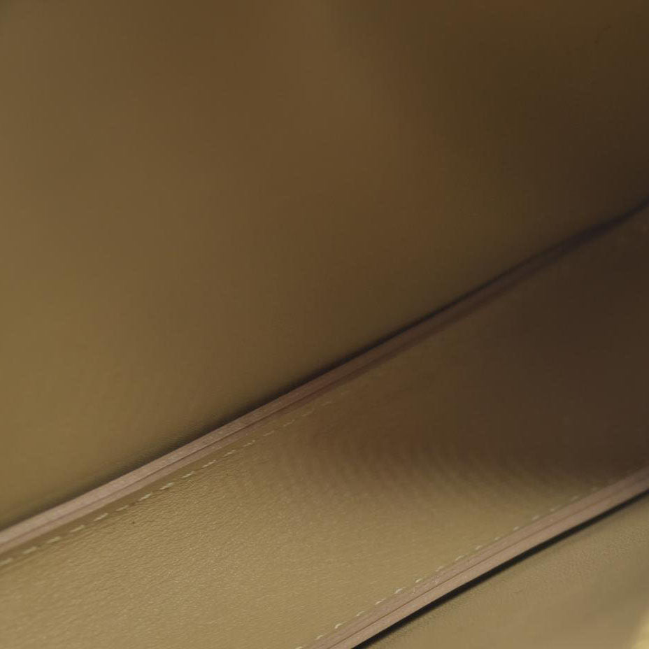 $740 Louis Vuitton  Vernis Lexington Pochette Beige