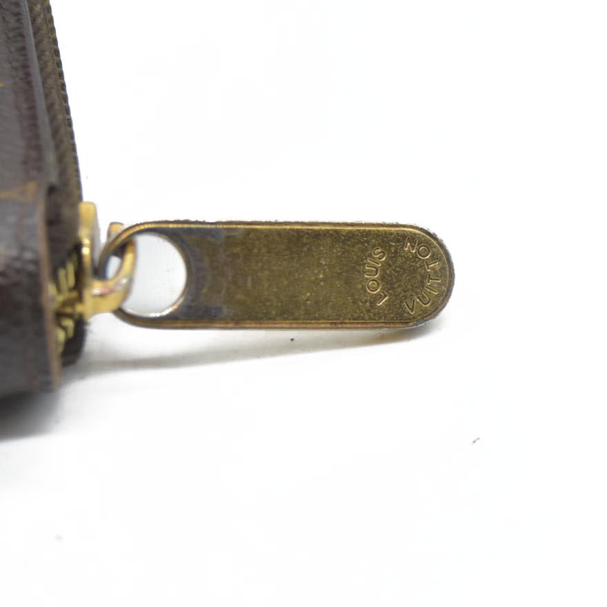 AUCTION $915 Louis Vuitton  Monogram Zippy Wallet CA0122