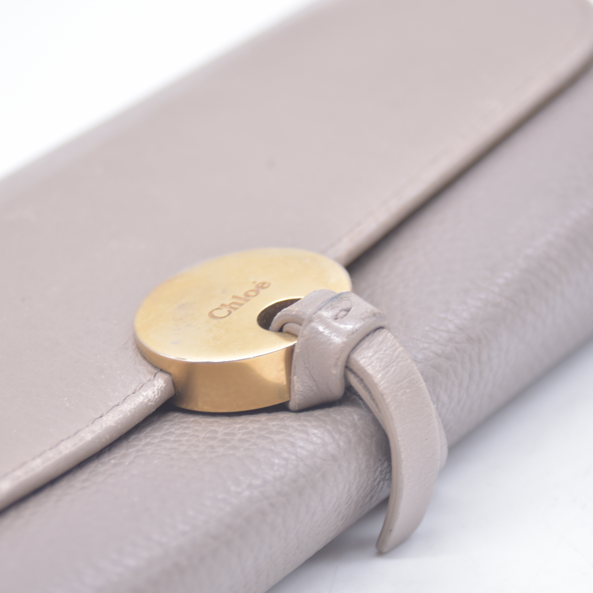 $525 Chloe Indy Long Flap Wallet Beige