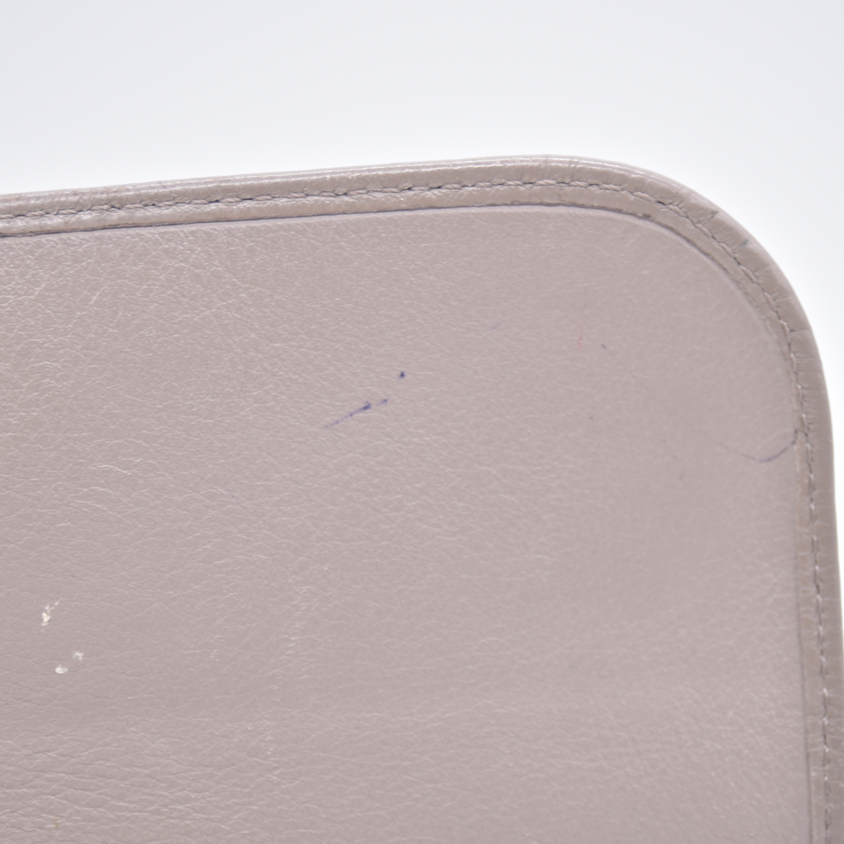 $525 Chloe Indy Long Flap Wallet Beige