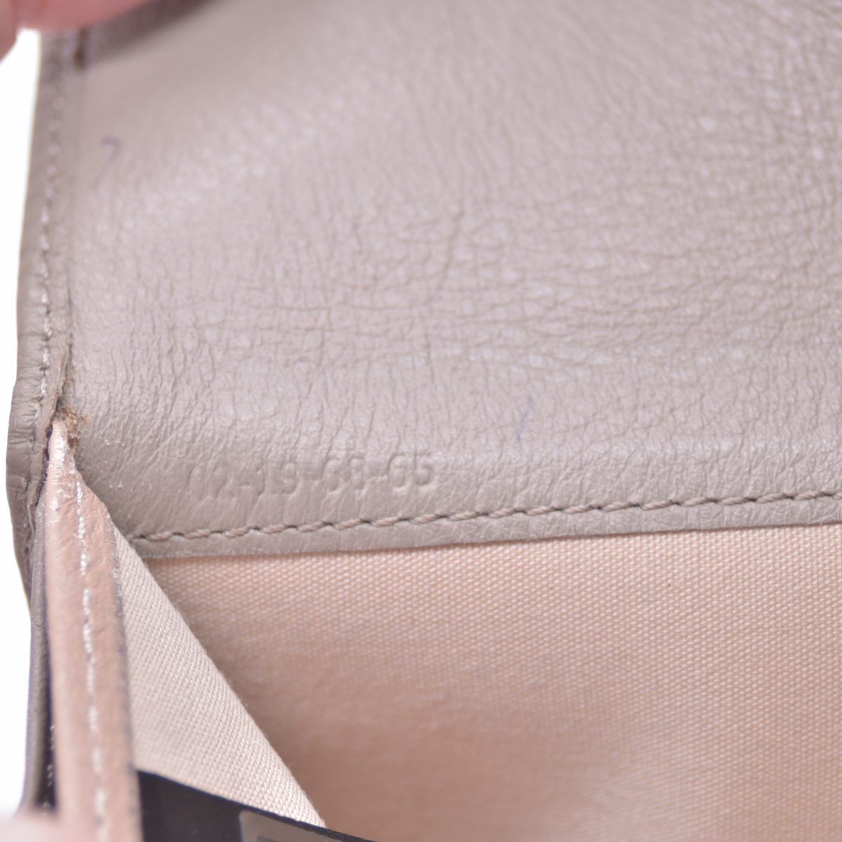 $525 Chloe Indy Long Flap Wallet Beige