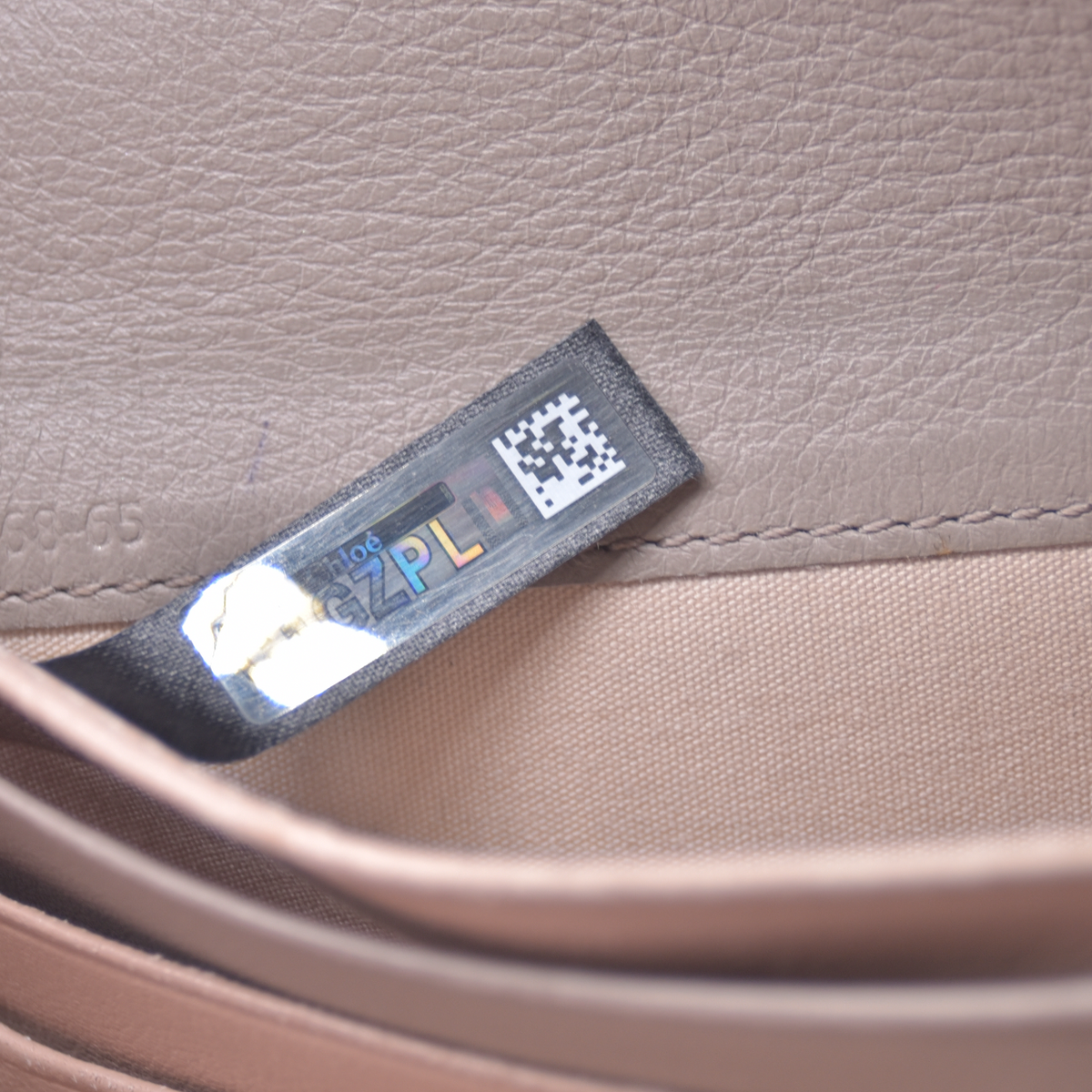 $525 Chloe Indy Long Flap Wallet Beige