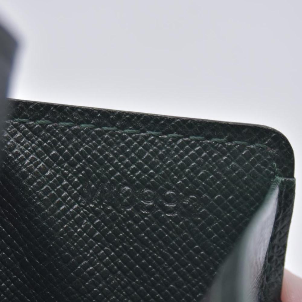 $630 1992 Louis Vuitton Monogram Green Taiga Card Holder Insert CONSIGNMENT MI0992 10021227