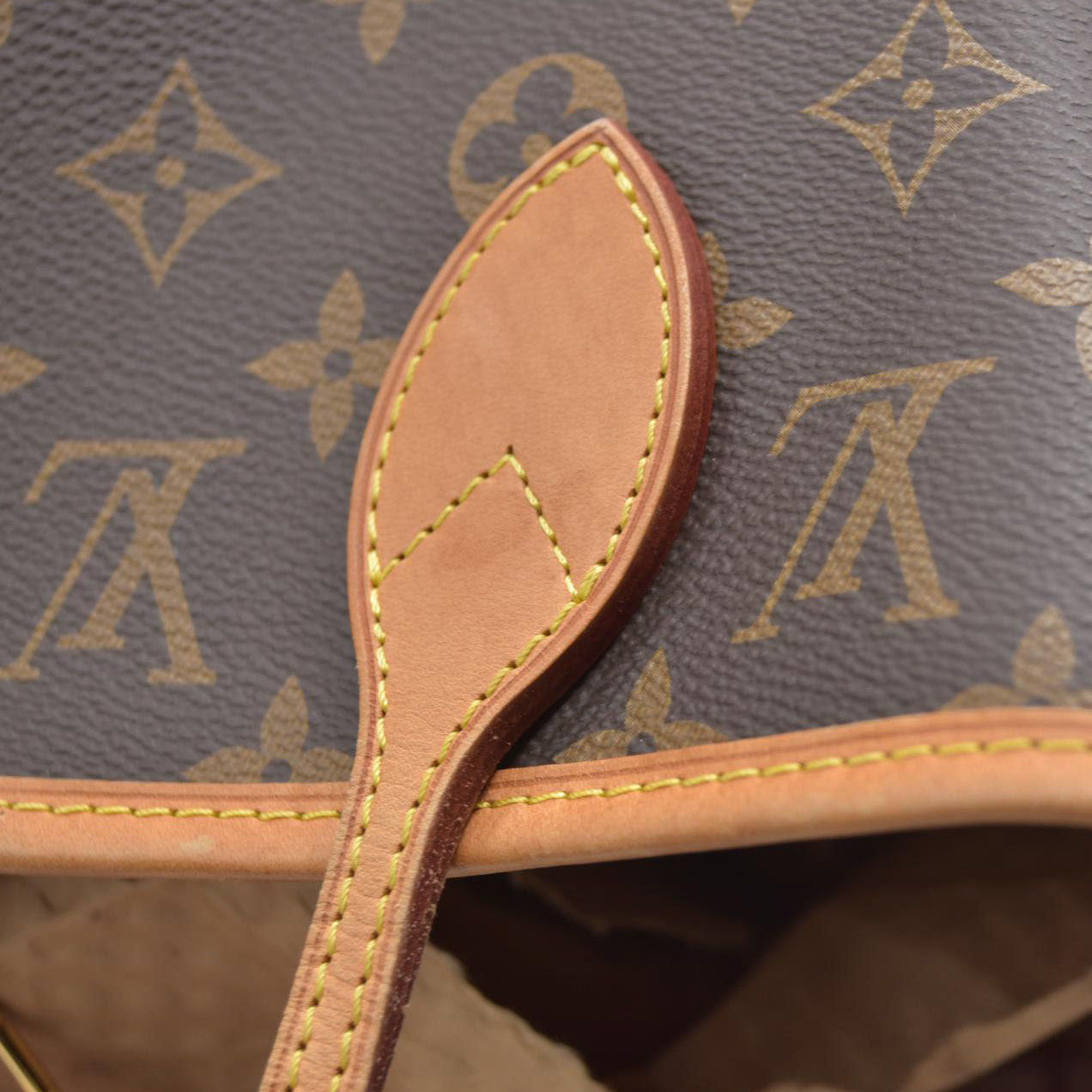 $2170 Louis Vuitton Neverfull MM Monogram Rose Ballerine