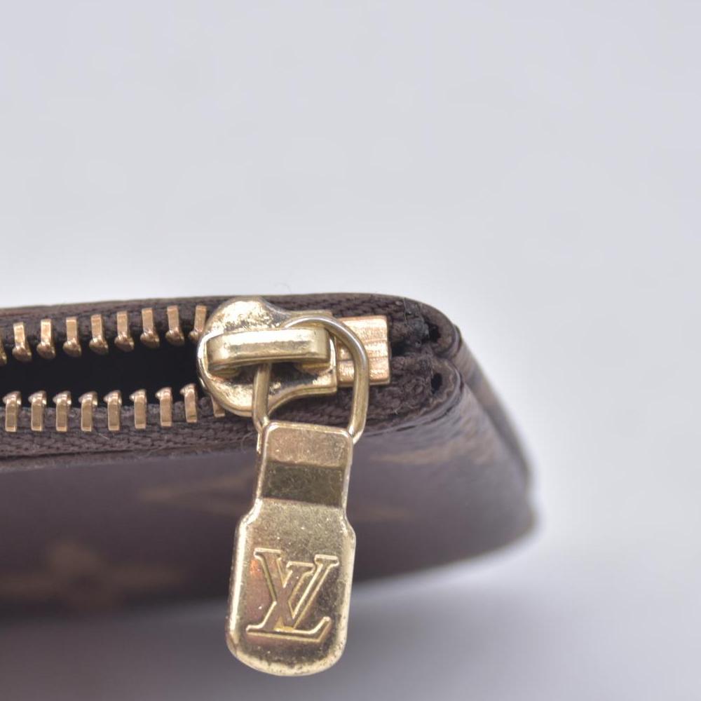 $355 2013 Louis Vuitton Monogram Key Pouch CT2133 CONSIGNMENT 10021283