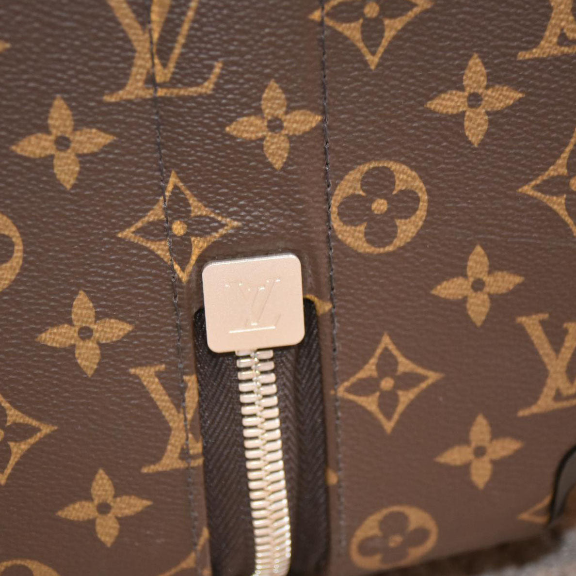 Louis Vuitton Monogram Horizon 70 Suitcase