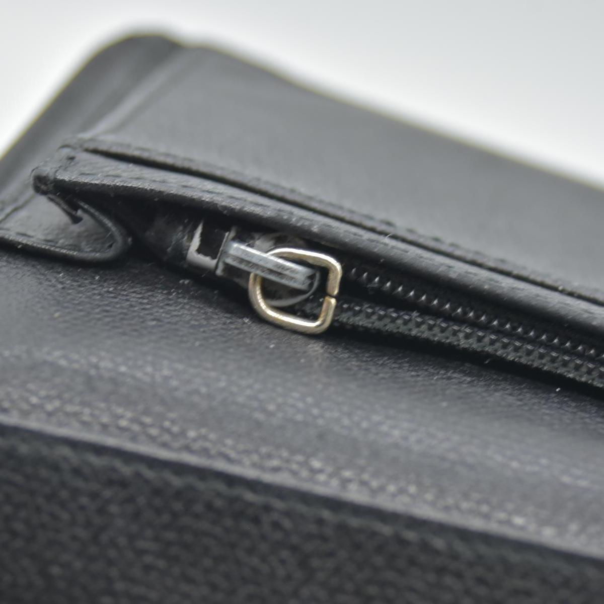 $925 Chanel  Interlocking CC Logo Leather Wallet CONSIGNMENT