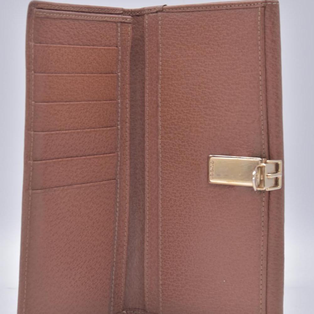 $620 GUCCI Grainy Calfskin Belt Buckle Long Wallet Brown CONSIGNMENT 10021235