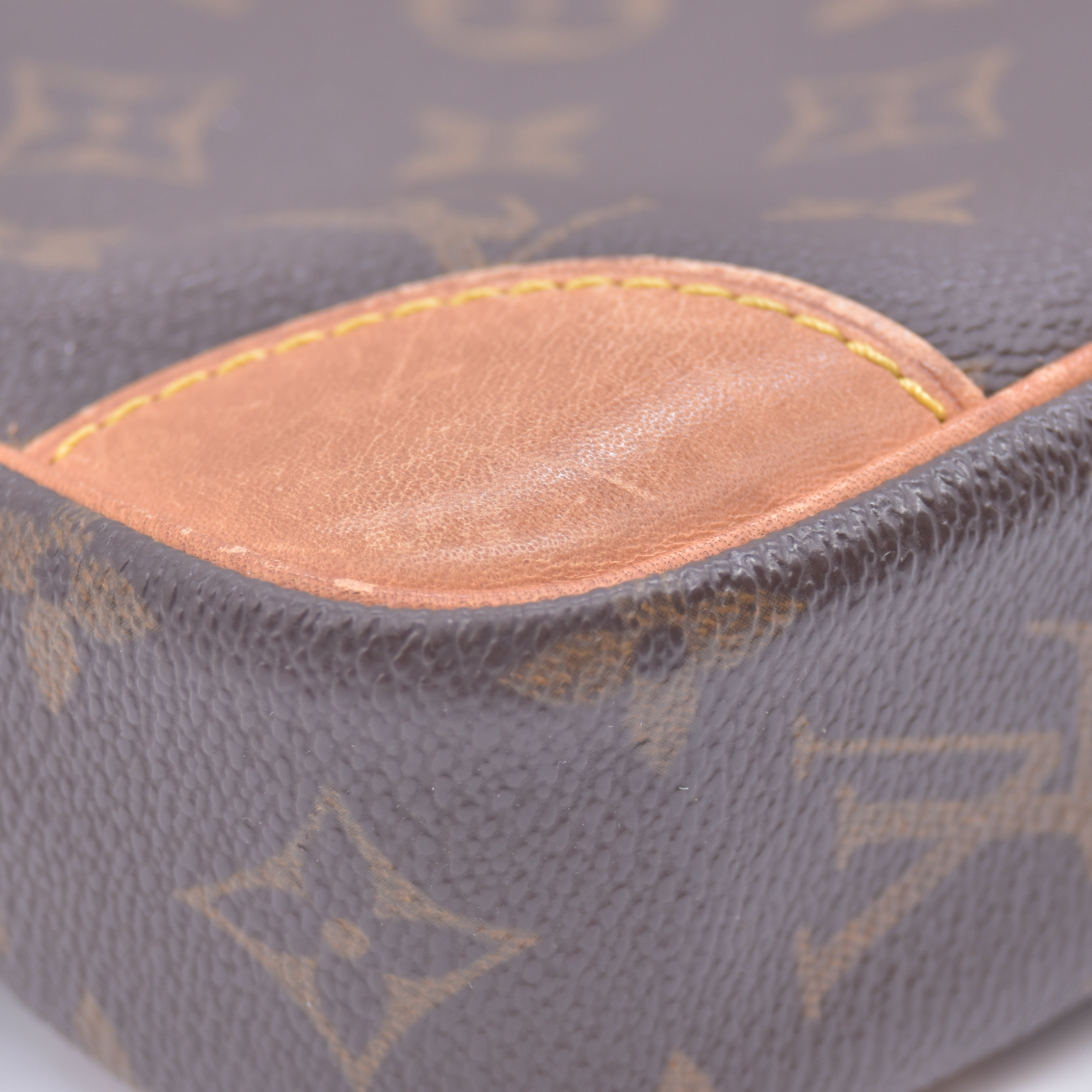 $995 Louis Vuitton Monogram Amazone SL0979 CONSIGNMENT