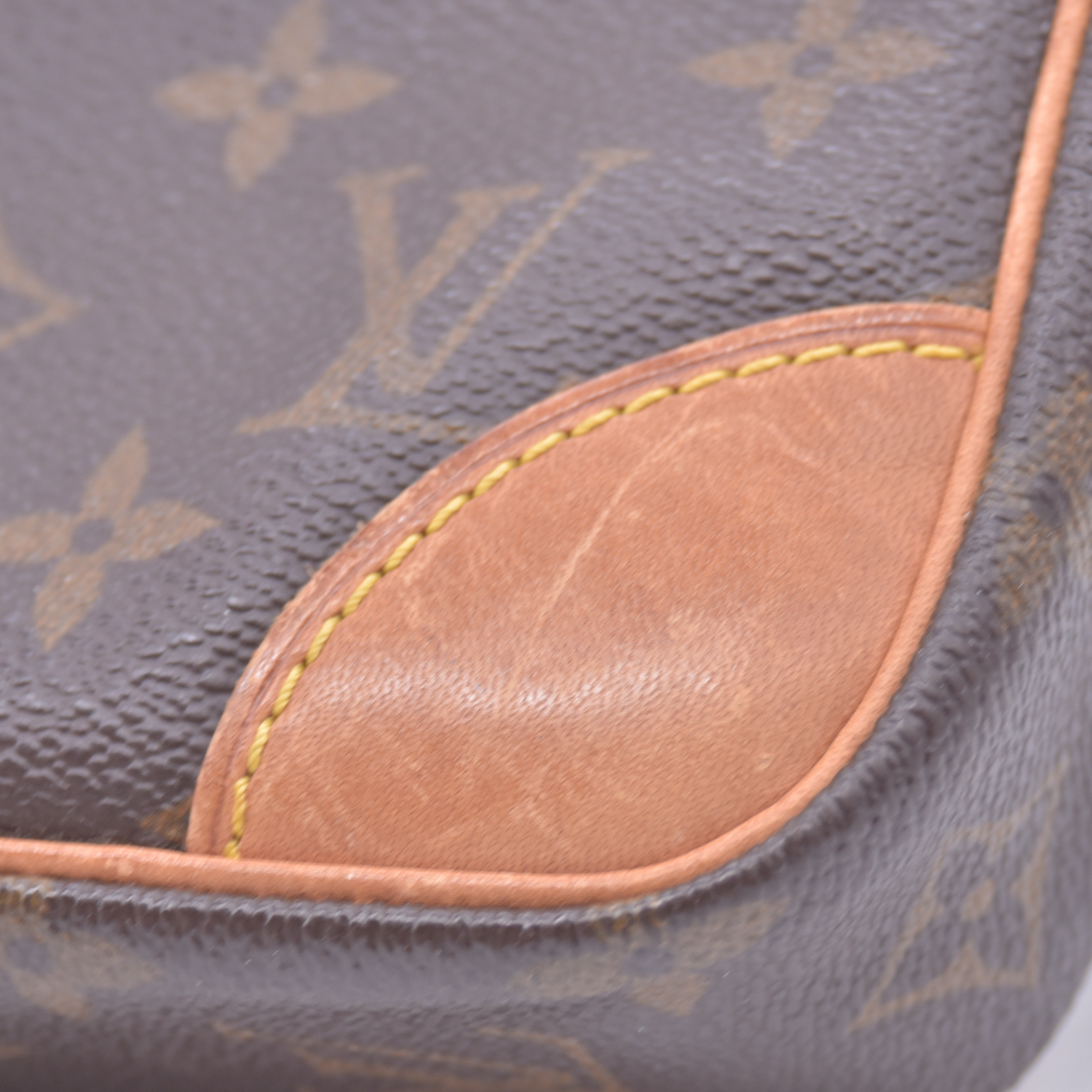 $995 Louis Vuitton Monogram Amazone SL0979 CONSIGNMENT