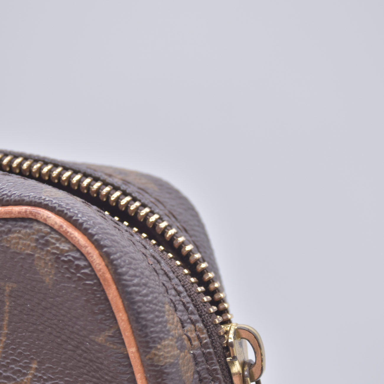 $995 Louis Vuitton Monogram Amazone SL0979 CONSIGNMENT