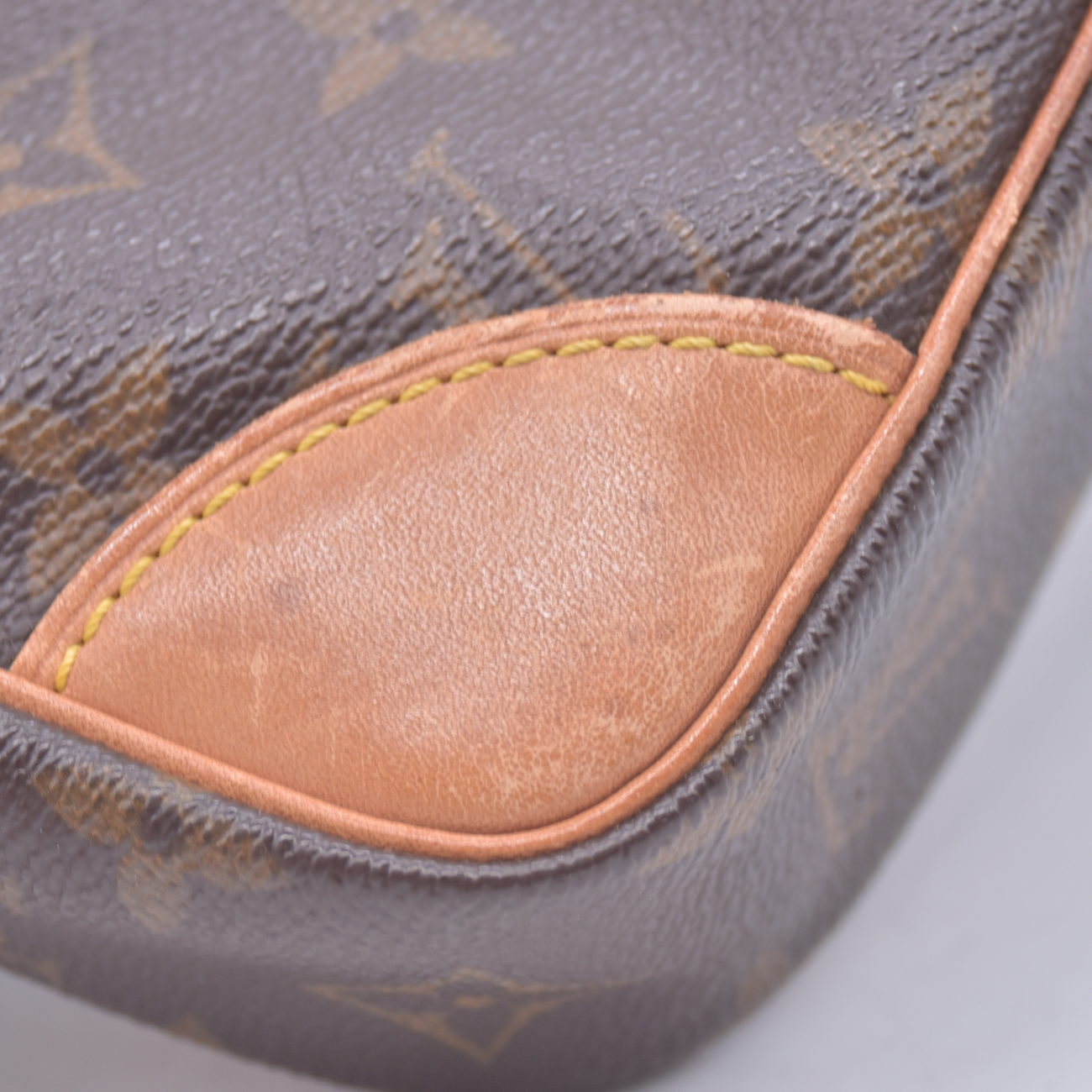 $995 Louis Vuitton Monogram Amazone SL0979 CONSIGNMENT