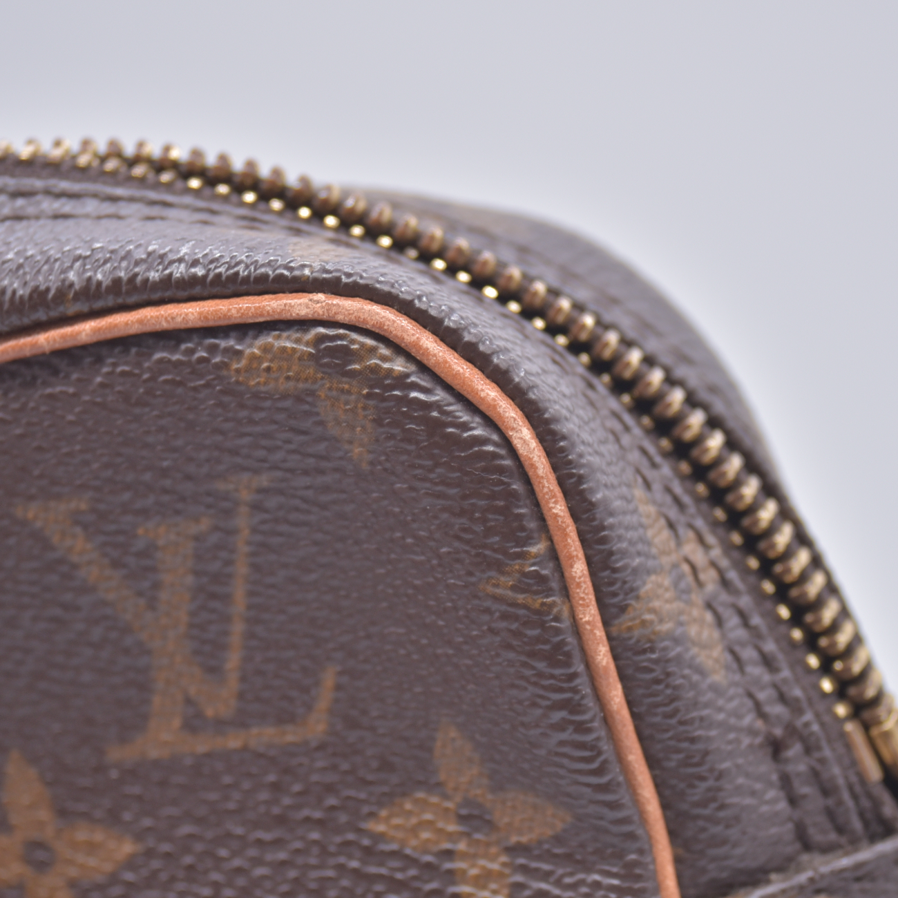 $995 Louis Vuitton Monogram Amazone SL0979 CONSIGNMENT