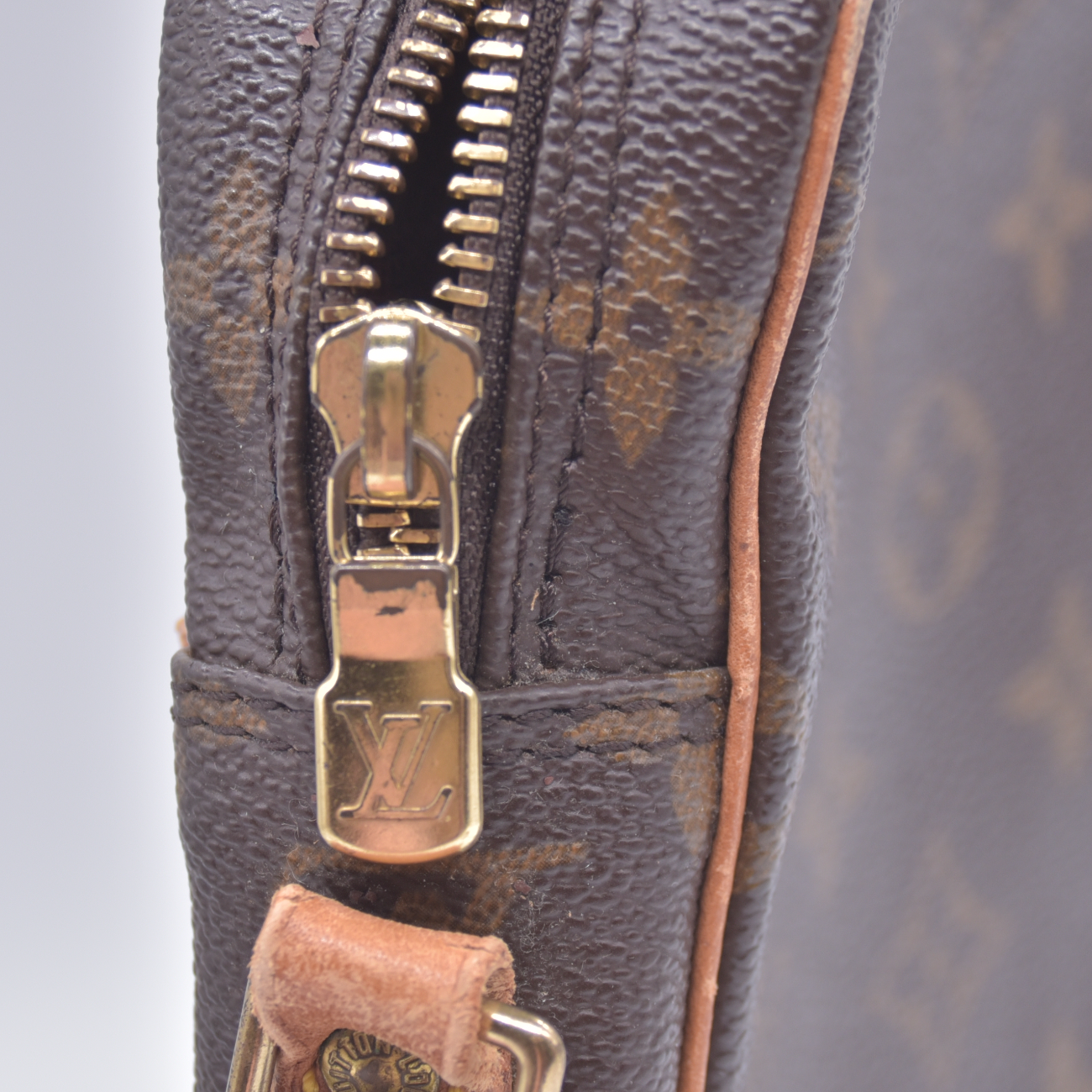 $995 Louis Vuitton Monogram Amazone SL0979 CONSIGNMENT