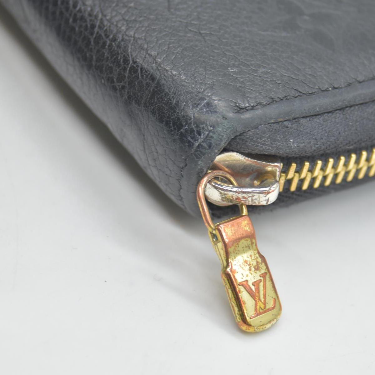 $1070 Prada Black Saffiano Leather Travel Zip Around Wallet CONSIGNMENT