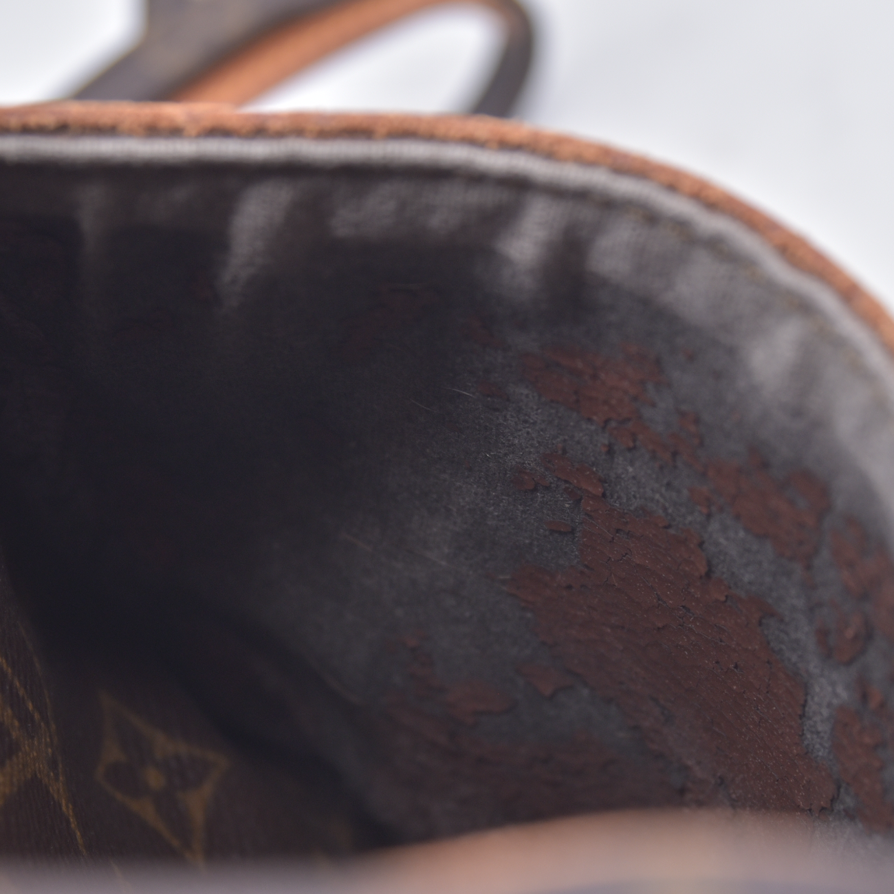 $995 Louis Vuitton Monogram Amazone SL0979 CONSIGNMENT