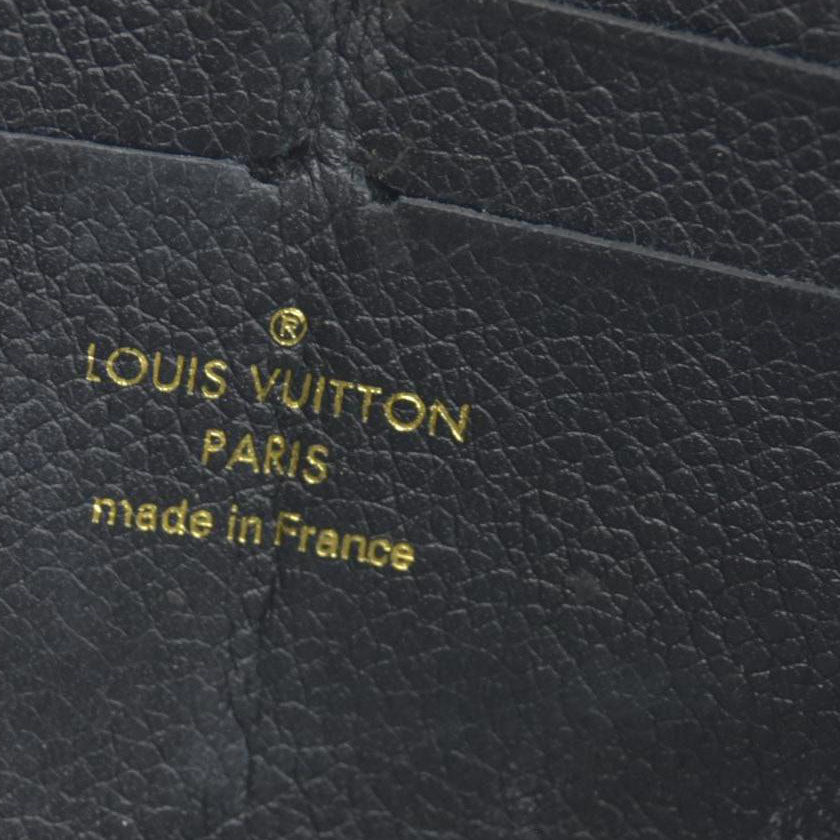 $1070 Prada Black Saffiano Leather Travel Zip Around Wallet CONSIGNMENT