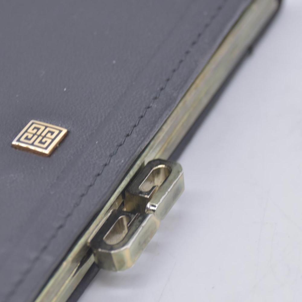 $650 GIVENCHY Smooth Leather 4G Kisslock French Purse Wallet Dark Navy CONSIGNMENT 10021205