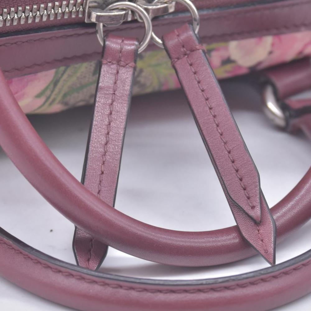 $1390 Gucci GG Supreme Monogram Blooms Small Boston Beige Multicolor Dry Rose CONSIGNMENT